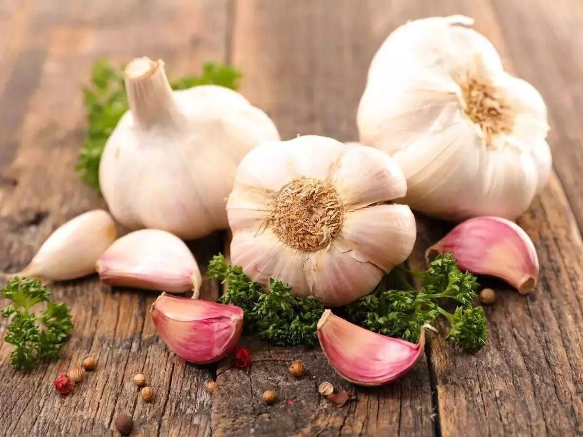 Proven Health Benefits Of Eating Raw Garlic Daily Healthwire